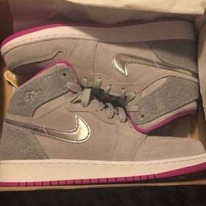 AiR JORDAN RETRO 1’S